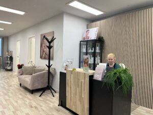 Reception og venteområde EBV Beauty Clinic