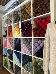 Masser af garn i Barok Strik