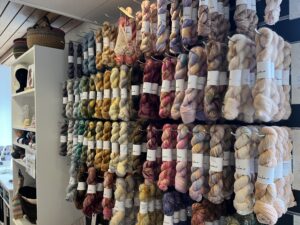 Masser af farverigt garn