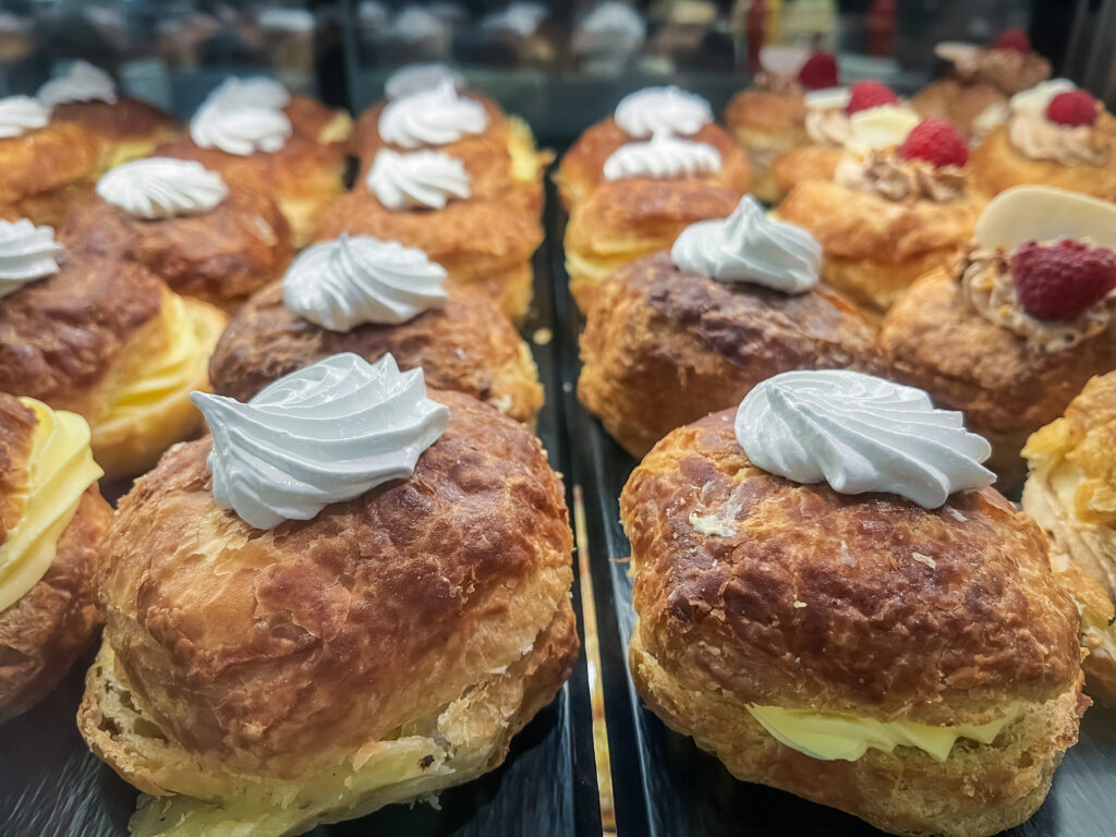 Fastelavnsboller med creme